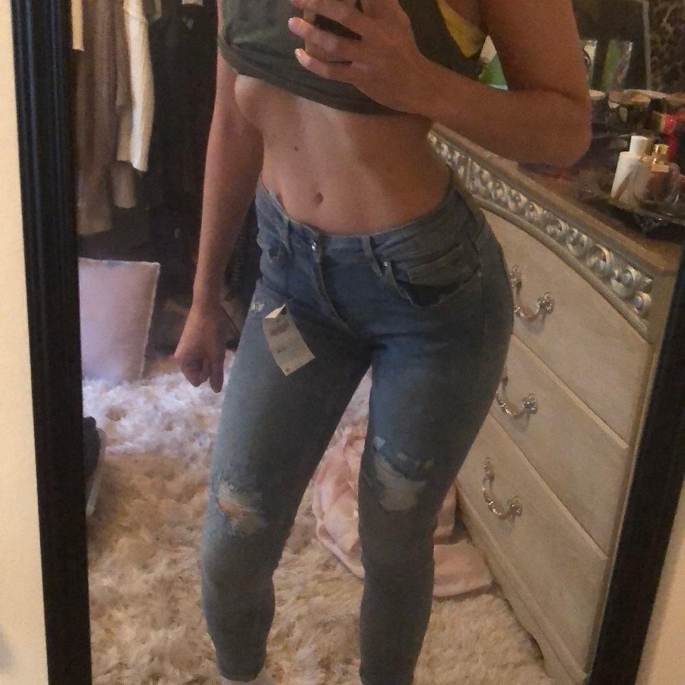 Zara Low Rise Ripped Basic Jeans - image 4